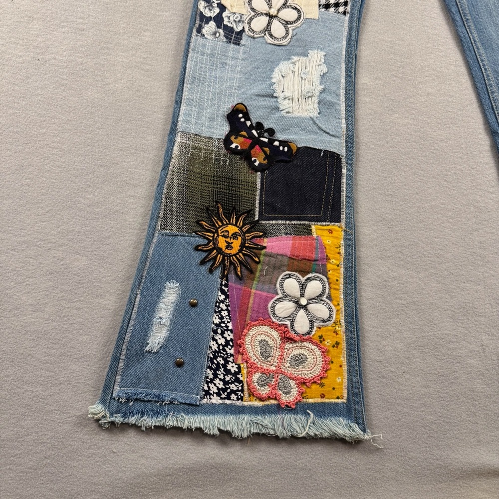 BDG Patchwork Floral Flare Jeans Size 27 NWT Hippie Festival Embroidered - Picture 4 of 15
